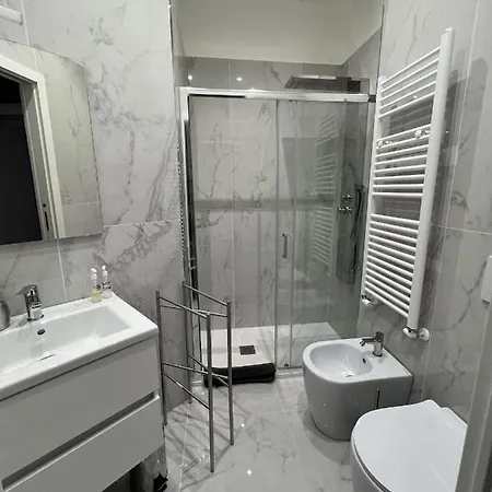 Emi's Bed & Breakfast 4*