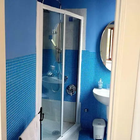 Emi's Bed & Breakfast 4*