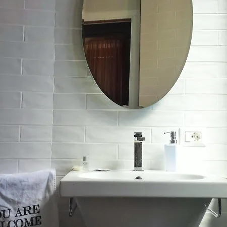 Emi's Bed & Breakfast 4*